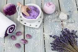Bath with lavender photo