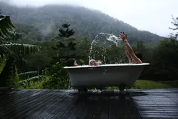 Meşədə hamam foto