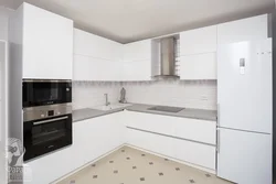 White kitchen egger photo