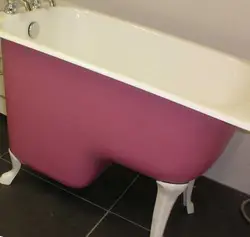 Sit-down cast iron bathtub photo