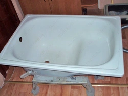 Sit-Down Cast Iron Bathtub Photo