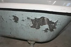 Paint the outside of the bathtub photo