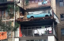 Фота аўто з лоджыі