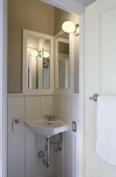 Ванна бөлмесінің айнасы бұрышының фотосы