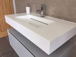 Countertop сафед дар акс ҳаммом