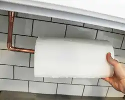 Бумажные полотенца на кухне фото