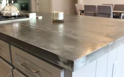 Mətbəx fotoşəkili üçün metal tezgahlar