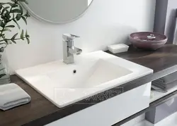 Bathtub embedded in the countertop photo