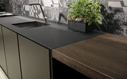 Ас үй фотосуретіндегі керамикалық үстел