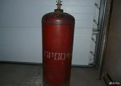 Кухня и газовый баллон фото