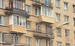 Фота шматкватэрнага дома з лоджыямі
