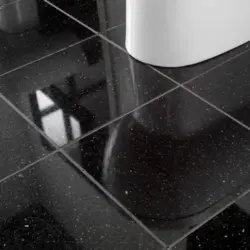 Акси Дарзҳои Сиёҳ Дар Ҳаммом