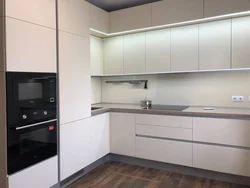 Photo of a kitchen with vertical handles