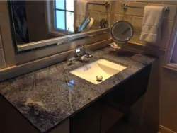 Countertop торик дар акс ҳаммом