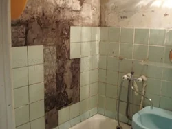 Tiles in a Soviet bathroom photo