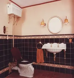 Sovet vanna otağı fotoşəkilində plitələr