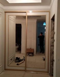 Koridordagi eshiklar fotosurati