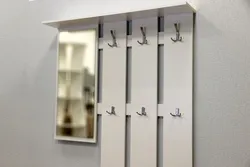 Овезон дар долон акс сафед
