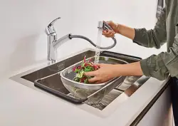 Смеситель выдвижной для кухни фото