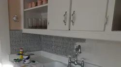 Покрасить фартук на кухне фото