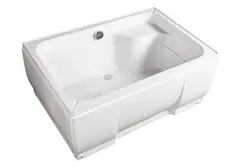 Photo of a bathtub with a deep tray