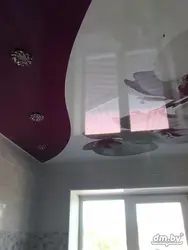 Mətbəxdə Iki Rəngli Tavanların Fotoşəkili