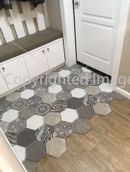 Koridordakı pətək plitələr fotoşəkili
