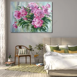 Yataq otağında şəkil çəkdirən peonies