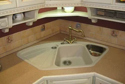 Trapezoidal Lavabo Fotoşəkili Olan Mətbəxlər