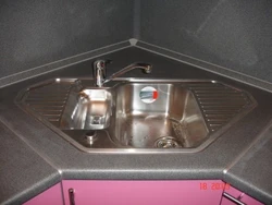 Trapezoidal lavabo fotosurati bo'lgan oshxonalar
