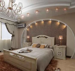 Round ceiling in the bedroom photo
