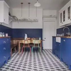 Фото белая кухня синие стены