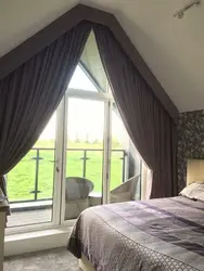 Фота штор для мансарднай спальні