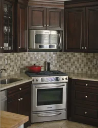 Kitchen photo with gas in the corner