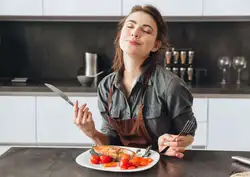 Акс Дар Сари Мизи Ошхона Дар Хона