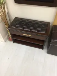 Банкетка з паліцамі.