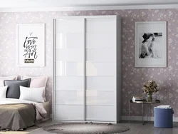 Yataq otağında 2 qapılı qarderob fotoşəkili
