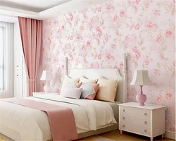 Curtains for bedroom photo in roses