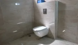 Плитка в ванной с инсталляцией фото