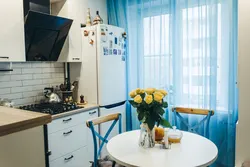 Шторы для сине серой кухни фото