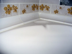 Photo of tile bathtub rim