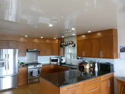 White gloss ceiling in the kitchen photo