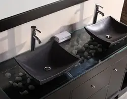 Кран оид ба countertop дар акс ҳаммом