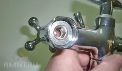 Гайка на смеситель для ванной фото