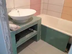 Фота стальніц у ваннай з гіпсакардону