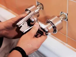 Photo of how to close a bathroom faucet