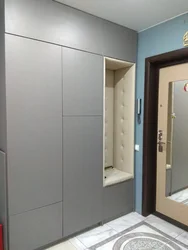 Шэрыя Шафы Купэ Ў Пярэдні Пакой