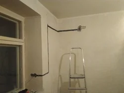 Розетки у окна на кухне фото