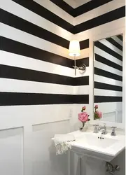 Black panels in the bathroom photo