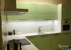 Green kitchen tiles photo